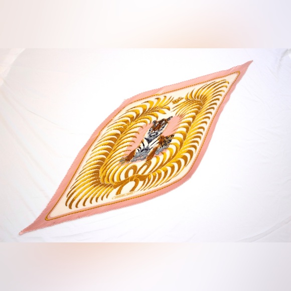 Authentic Pink ‘Tigre Royal’ HERMÈS PARIS 100% Silk Scarf 2008 - Picture 2 of 14